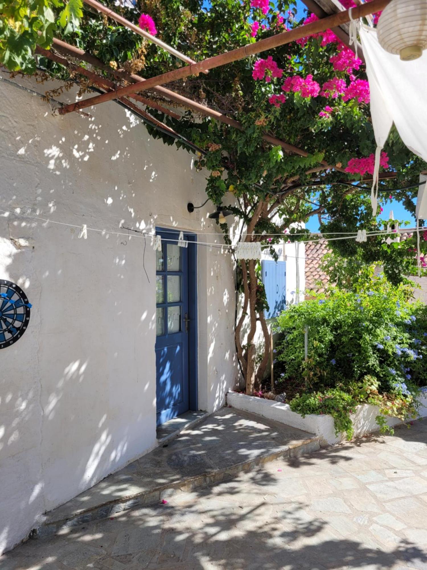 Lovely Traditionnal House With Sea View Tirós Eksteriør billede
