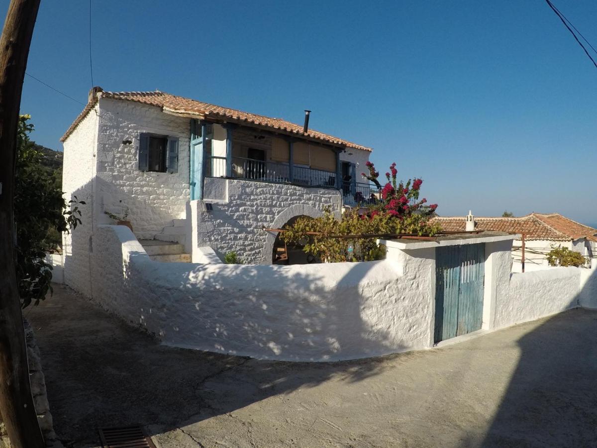 Lovely Traditionnal House With Sea View Tirós Eksteriør billede